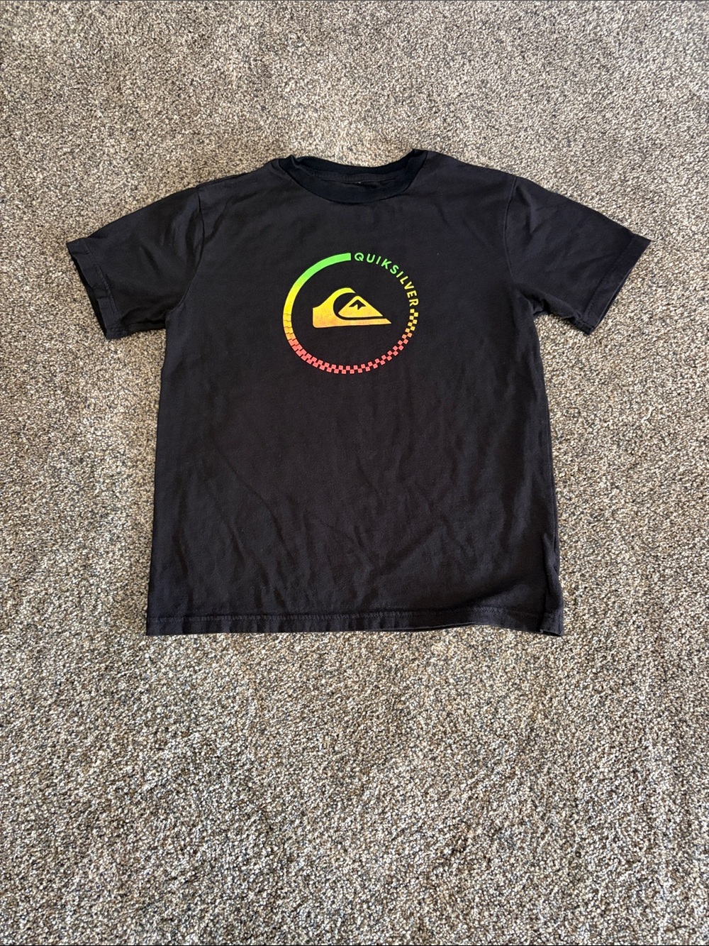 Boys Quiksilver Black Tee with Green-Yellow-Red Gradient Circle Logo Size Medium